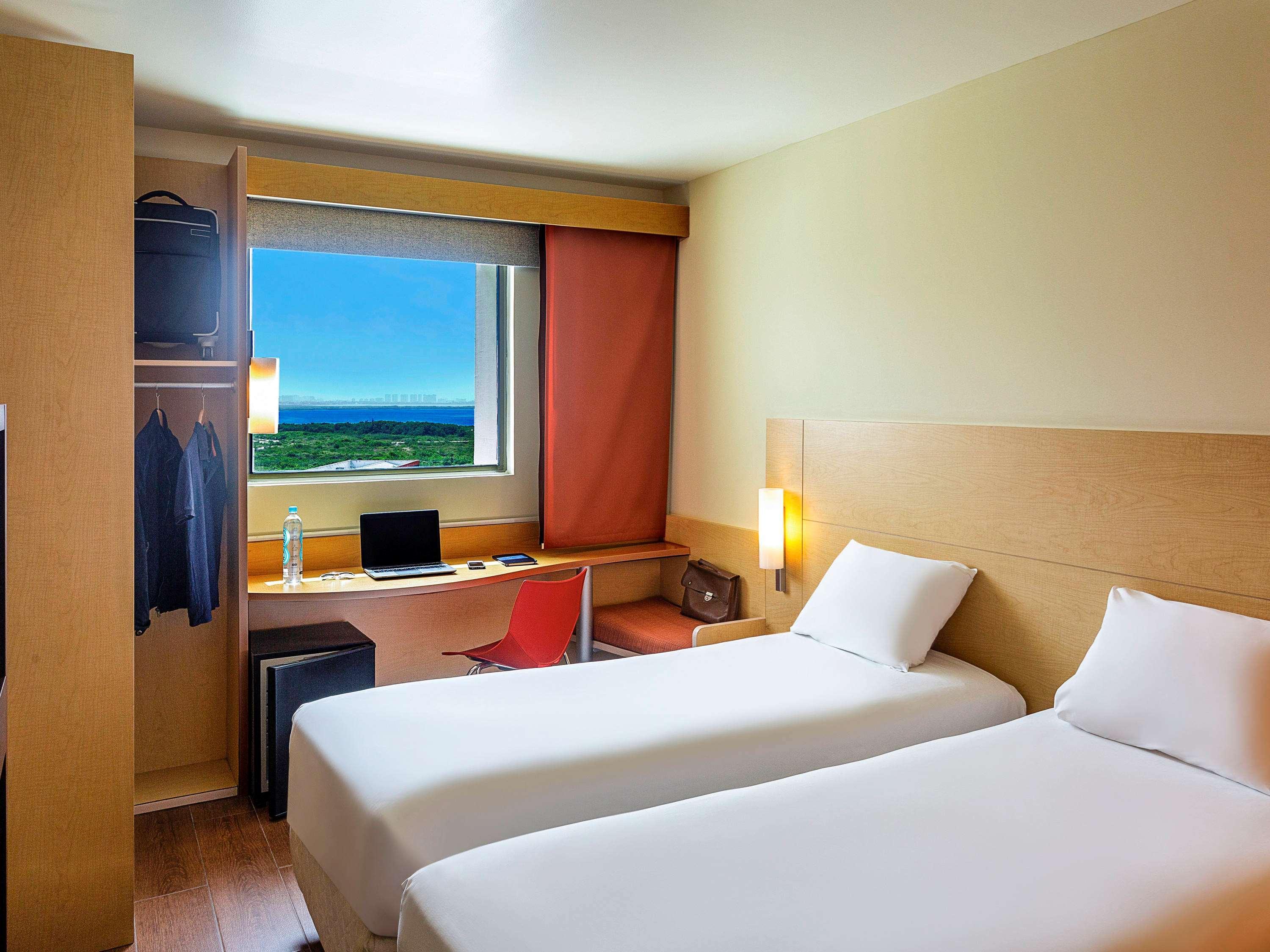 Ibis Cancun Centro Exteriör bild