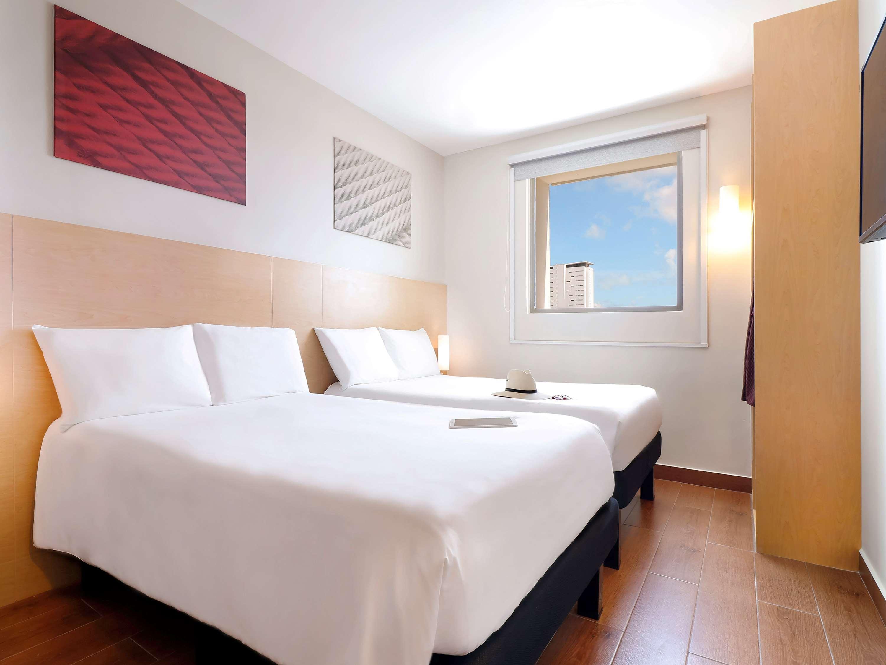Ibis Cancun Centro Exteriör bild