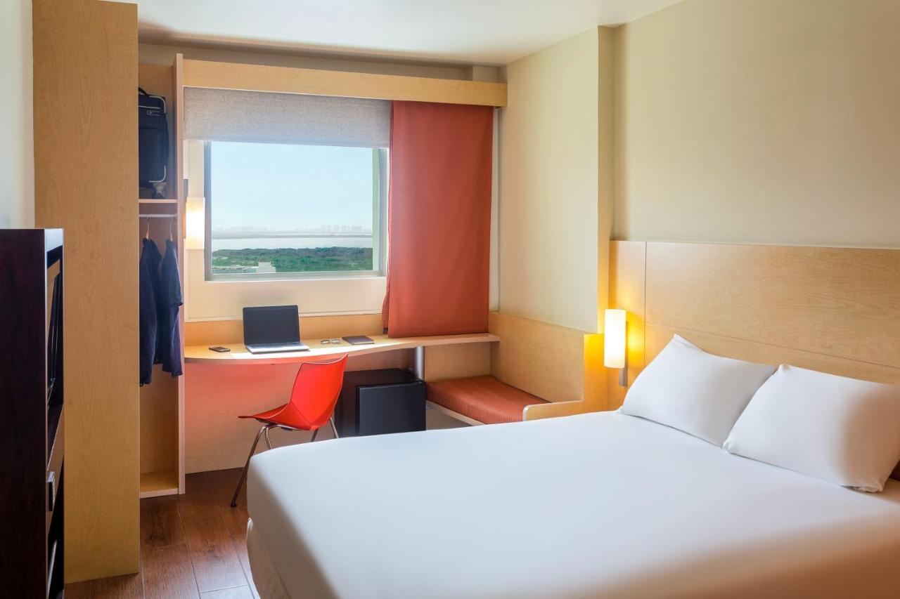 Ibis Cancun Centro Exteriör bild